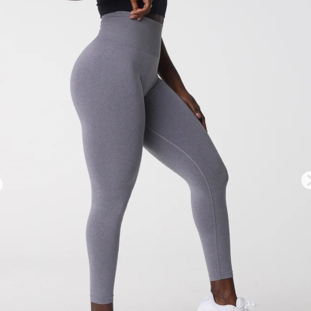 NVGTN Grey NVSeamless Leggings. Women’s Large